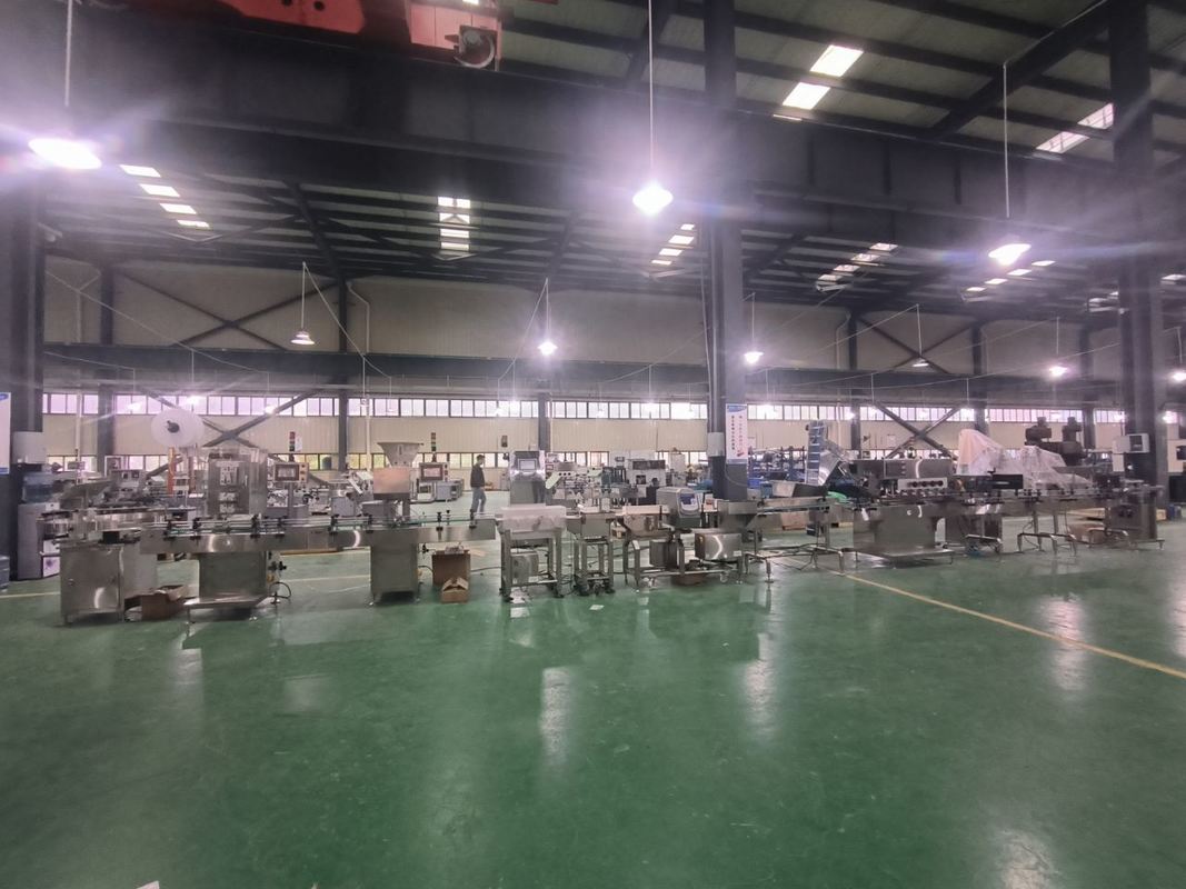 Hochgeschwindigkeits-380V-Flaschenabfüllanlage mit 1 Jahr Garantie für 60ml, 80ml und 100ml Flaschen