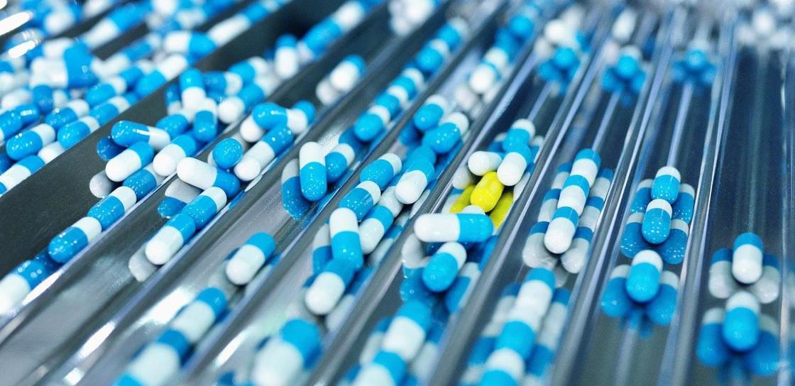 Kapazitätszähl- und Abfüllmaschine mit einer Kapazität von 10-120 Flaschen/Minute, Maschinengewicht kg 320