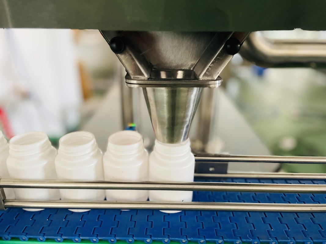 Elektrisch angetriebene automatische Abfüll- und Zählmaschine für 50 Hz/60 Hz Spannung und präzises Abfüllen