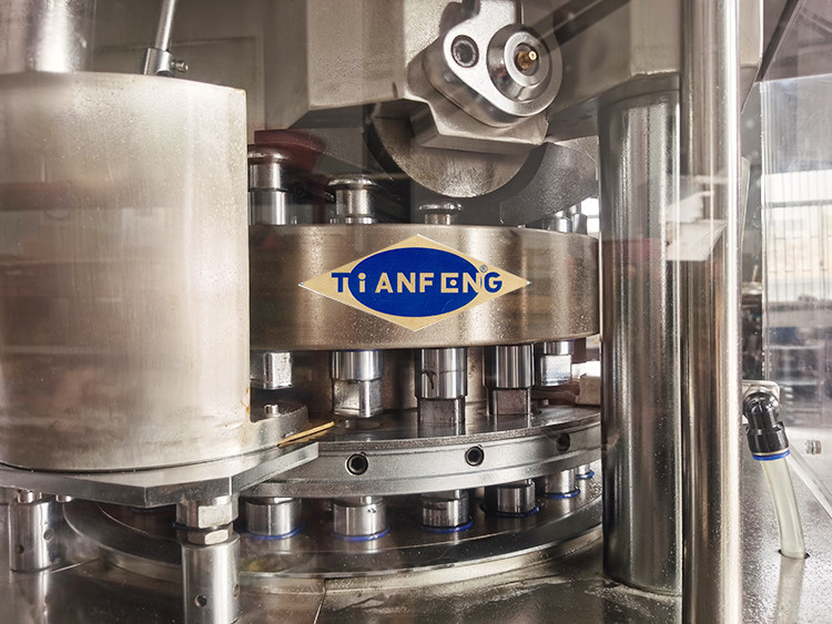 Industrielle Rotationskompressions-Hochgeschwindigkeitsmaschine für Tablettenpulver 7,5 KW